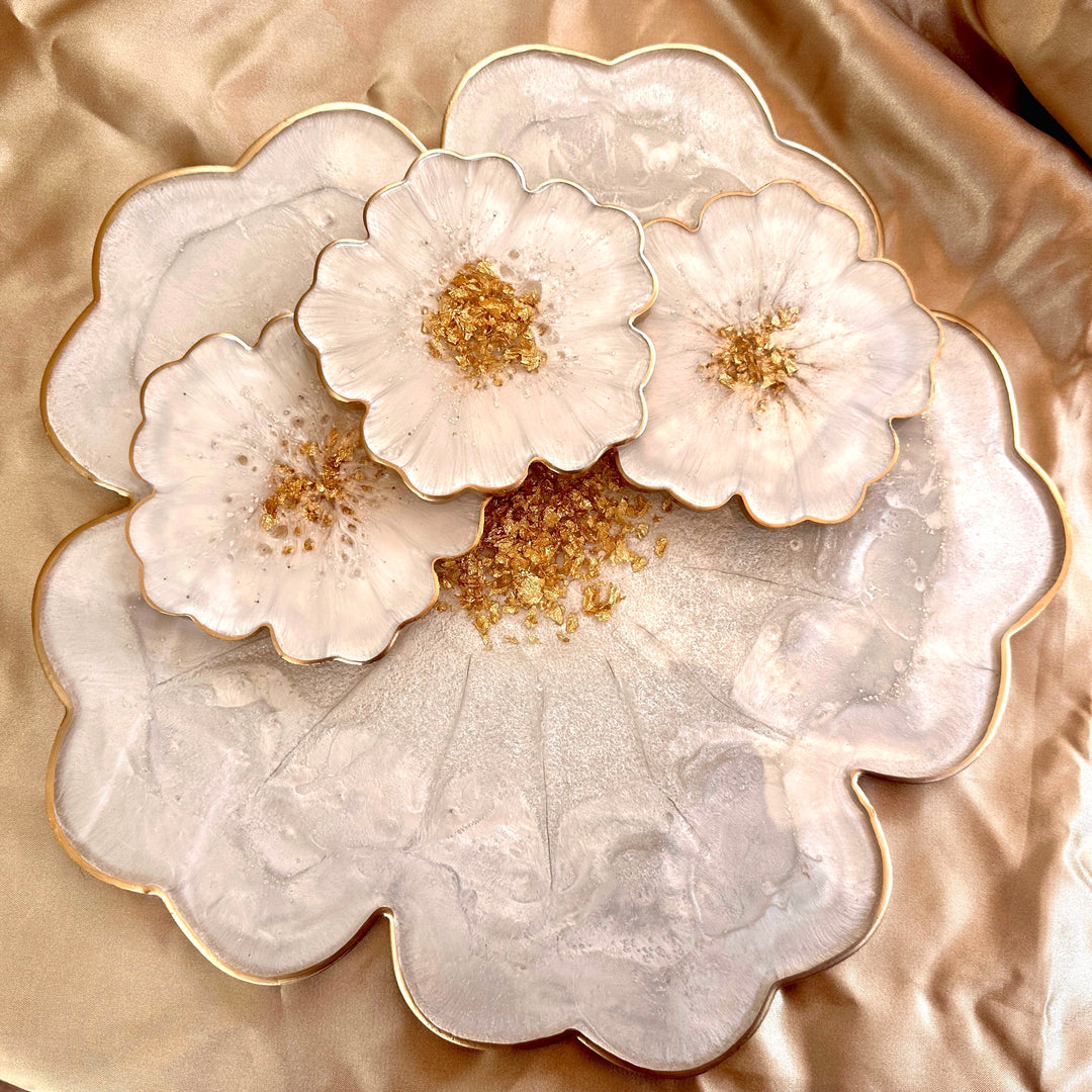 Flower Shape Tray with Coasters Set