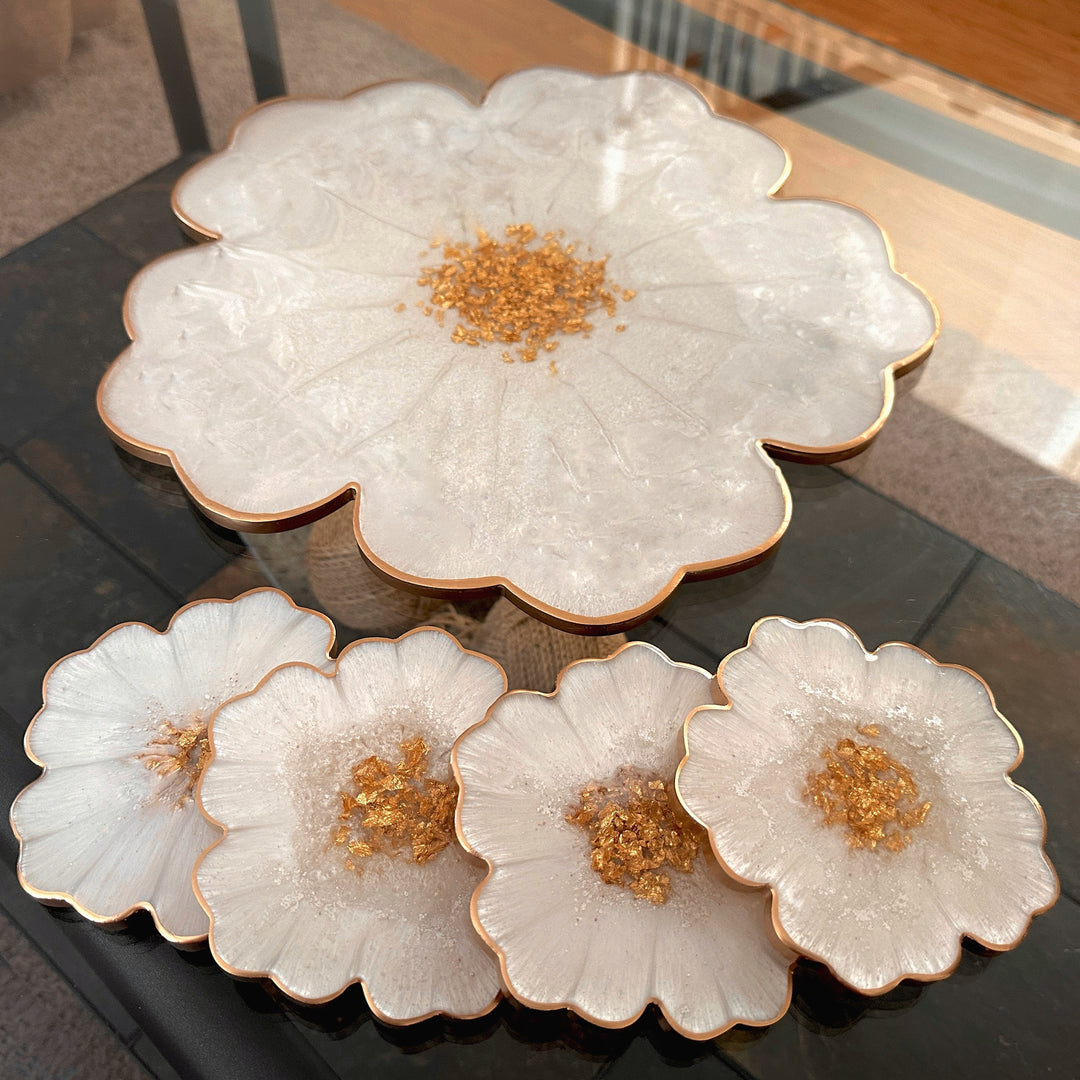 Flower Shape Tray with Coasters Set